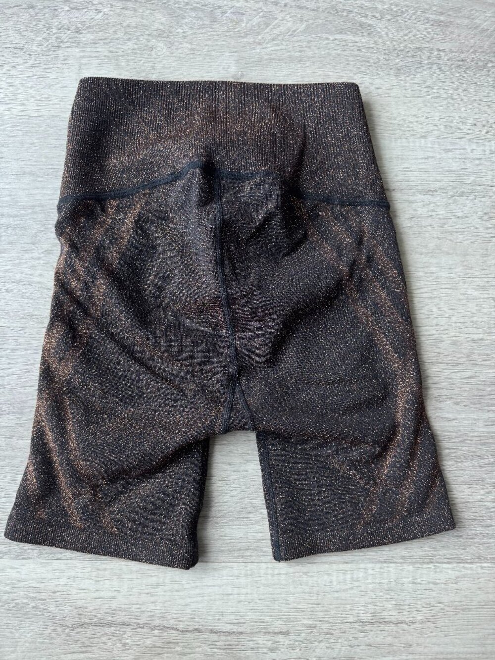 OFFLINE BY AERIE SEAMLESS LUREX BIKE SHORT GOLD XS NEW - Picture 7 of 13